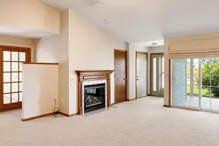 404 Henry Dr, Portage, WI 53901 - Photo 2