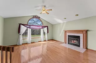 1827 Huntington Park Dr, Reedsburg, WI 53959 - Photo 10