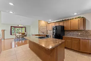 1827 Huntington Park Dr, Reedsburg, WI 53959 - Photo 18