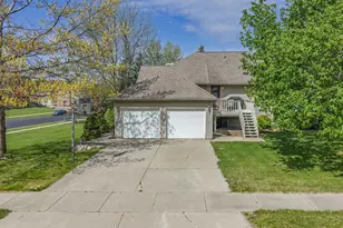 1827 Huntington Park Dr, Reedsburg, WI 53959 - Photo 4