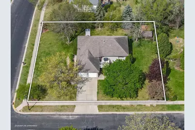1827 Huntington Park Drive, Reedsburg, WI 53959 - Photo 2