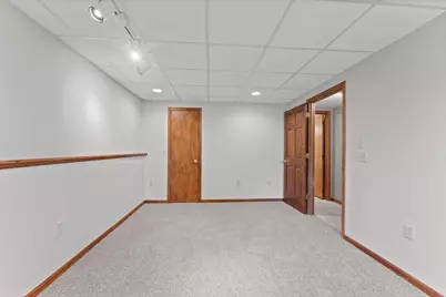 1827 Huntington Park Drive, Reedsburg, WI 53959 - Photo 32