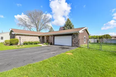 2749 Butlin Drive, Beloit, WI 53511 - Photo 4