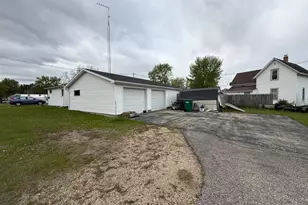 471 Fulton St, Princeton, WI 54968 - Photo 2