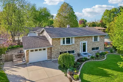 1620 Maple Street, Middleton, WI 53562 - Photo 2