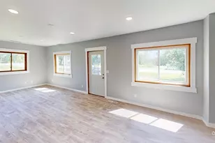 114 S Sechlerville Rd, Hixton, WI 54635 - Photo 4