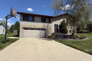 813 Alderman St, Tomah, WI 54660 - Photo 2