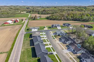 2442 Russell Ct, Reedsburg, WI 53959 - Photo 8