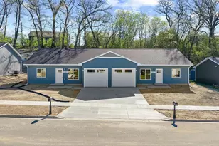 2442 Russell Ct, Reedsburg, WI 53959 - Photo 2