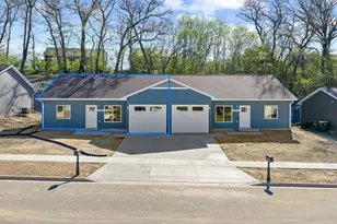 2444 Russell Ct, Reedsburg, WI 53959 - Photo 2
