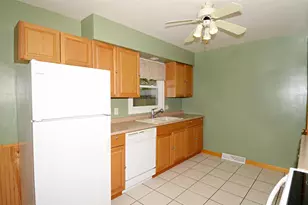 201 Locust Ct, Portage, WI 53901 - Photo 8