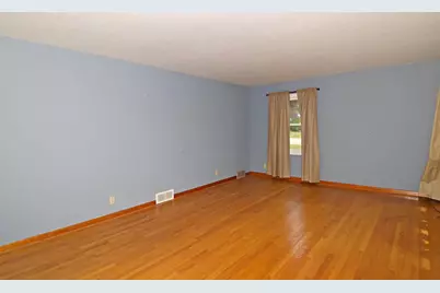 201 Locust Court, Portage, WI 53901 - Photo 4