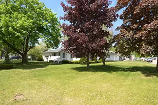 201 Locust Ct, Portage, WI 53901 - Photo 26