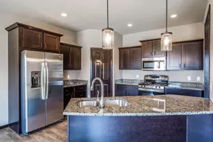 517 Spindrift St, Mount Horeb, WI 53572 - Photo 4