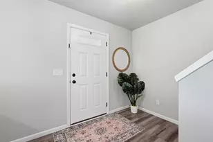 813 Feather Sound Dr, Verona, WI 53593 - Photo 4
