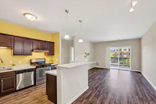 5192 Sassafras Dr, Fitchburg, WI 53711 - Photo 6
