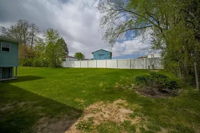 2107 4th Avenue, Monroe, WI 53566 - Photo 6