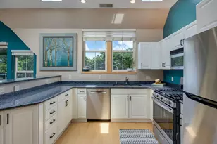 1037 Williamson St, Madison, WI 53703 - Photo 8