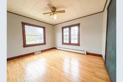 910 Wells Street, Marinette, WI 54143 - Photo 32