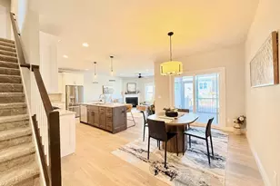 Unit 5 2 Bellflower Dr, DeForest, WI 53532 - Photo 10