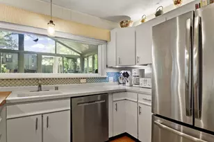 4016 Hiawatha Dr, Madison, WI 53711 - Photo 16