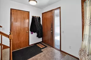 517 Knightsbridge Rd, Waunakee, WI 53597 - Photo 12