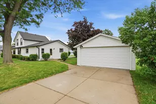 312 S Vine St, Belleville, WI 53508 - Photo 6