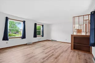 312 S Vine St, Belleville, WI 53508 - Photo 14