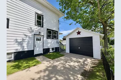 412 Marion Street, Portage, WI 53901 - Photo 2