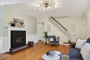 131 Kensington Dr, Madison, WI 53704 - Photo 8