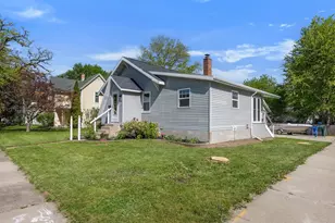 431 5th St, Baraboo, WI 53913 - Photo 6