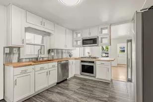 431 5th St, Baraboo, WI 53913 - Photo 10