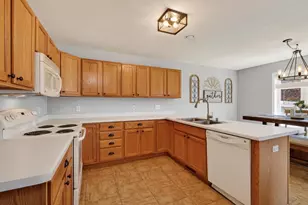 310 W Clover Ln, Cottage Grove, WI 53527 - Photo 8