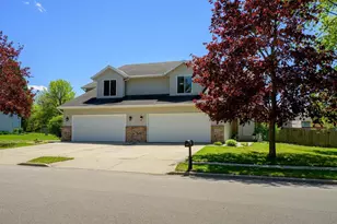 310 W Clover Ln, Cottage Grove, WI 53527 - Photo 2