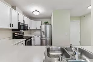 301 Harbour Town Dr, Madison, WI 53717 - Photo 8