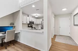 301 Harbour Town Dr, Madison, WI 53717 - Photo 12
