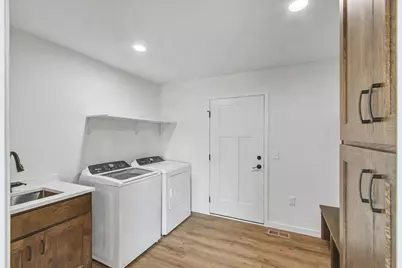 321 Roosevelt Street, Baraboo, WI 53913 - Photo 10