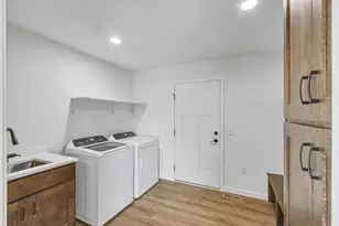 321 Roosevelt St, Baraboo, WI 53913 - Photo 10