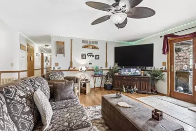 9096 E Stagecoach Trail, Warren, IL 61087 - Photo 4