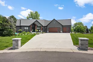 6612 Florance Ruth Ln, Sun Prairie, WI 53590 - Photo 4