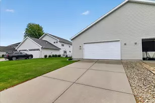 5220 Sassafrass Dr, Fitchburg, WI 53711 - Photo 10