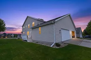 5220 Sassafrass Dr, Fitchburg, WI 53711 - Photo 8