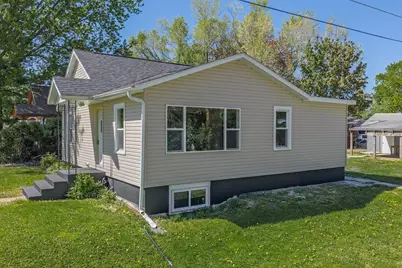 201 Arlington Avenue, Mauston, WI 53948 - Photo 2