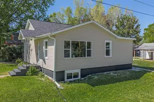 201 Arlington Ave, Mauston, WI 53948 - Photo 2