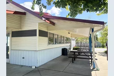 718 Main Street, Jefferson, WI 53549 - Photo 2