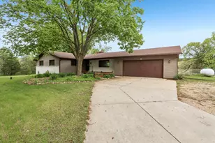 W7956 Morse Rd, Poynette, WI 53955 - Photo 2