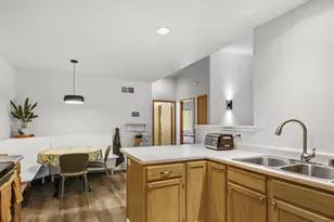 1224 Carpenter St, Madison, WI 53704 - Photo 8