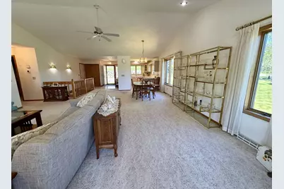 206 Shady Oak Court, Janesville, WI 53548 - Photo 6