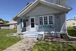 624 N Pine St, Janesville, WI 53548 - Photo 2
