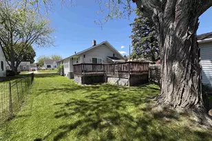 624 N Pine St, Janesville, WI 53548 - Photo 24